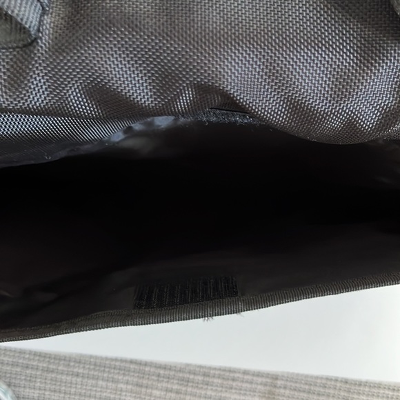 Targus 13” Shoulder/Messenger Laptop Bag with Strap - Picture 11 of 12